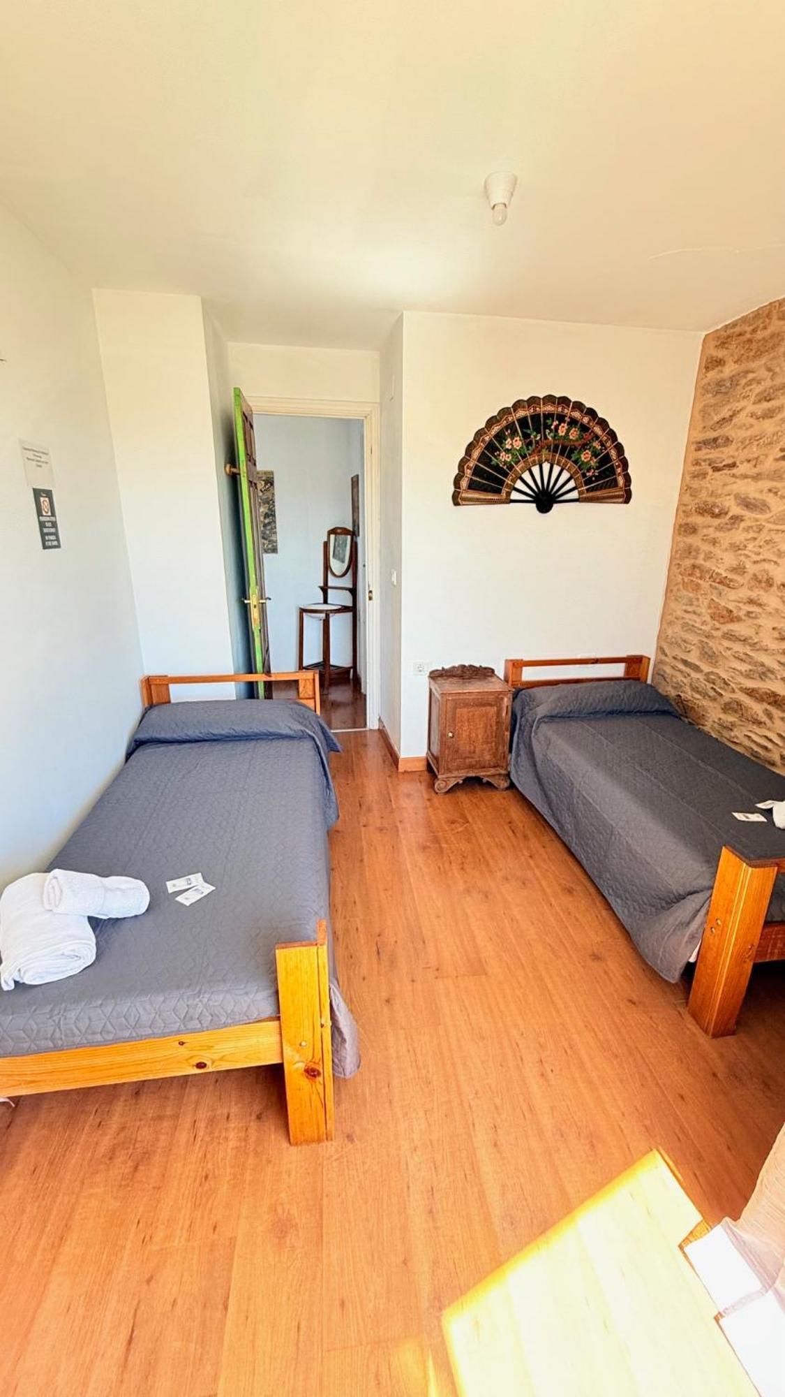 Pension Y Albergue Matias Locanda Sarria Extérieur photo